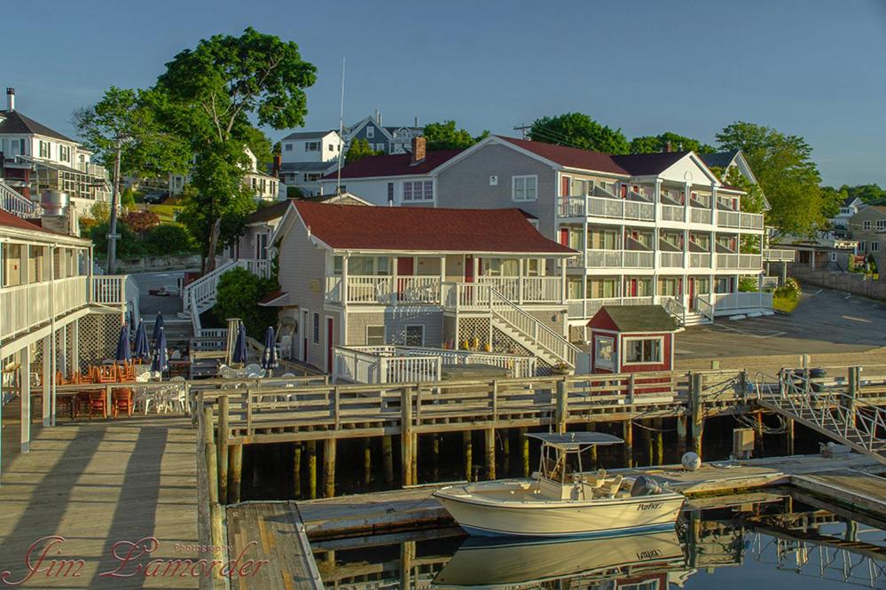 Tugboat Inn - Maine (State)