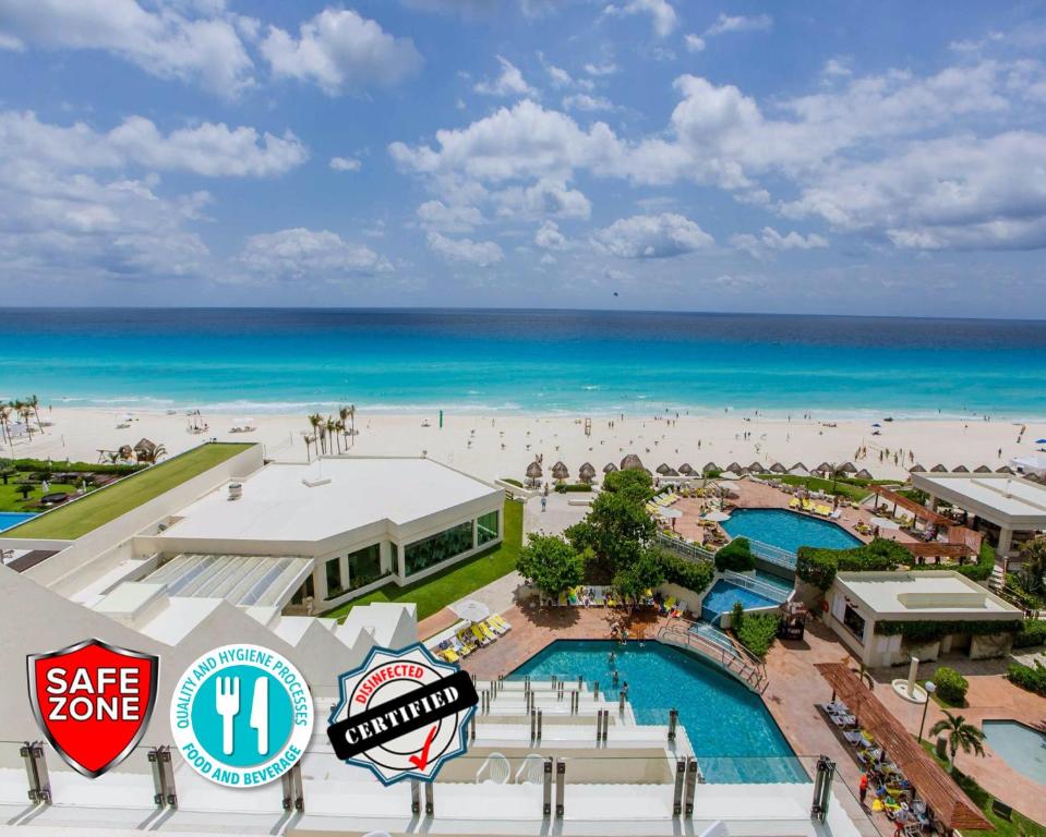 Condo In Ocean Front Hotel Resort - Cancún