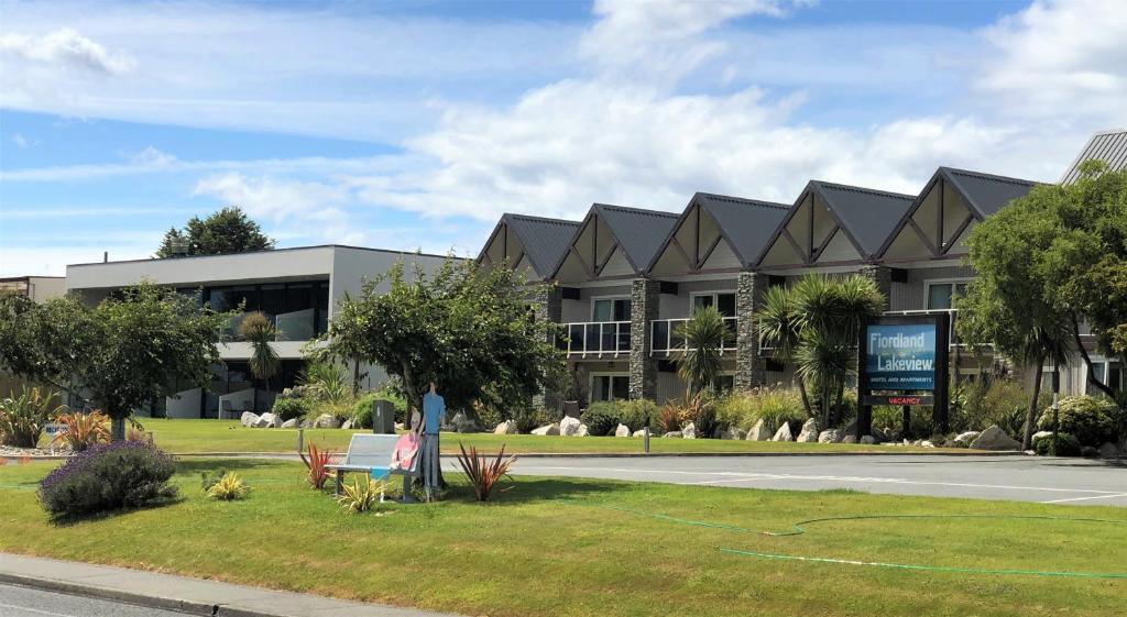 Fiordland Lakeview Motel and Apartments - New Zealand