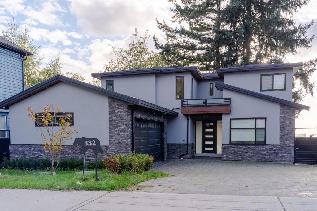 5-Star Luxury and comfortable home - New Westminster