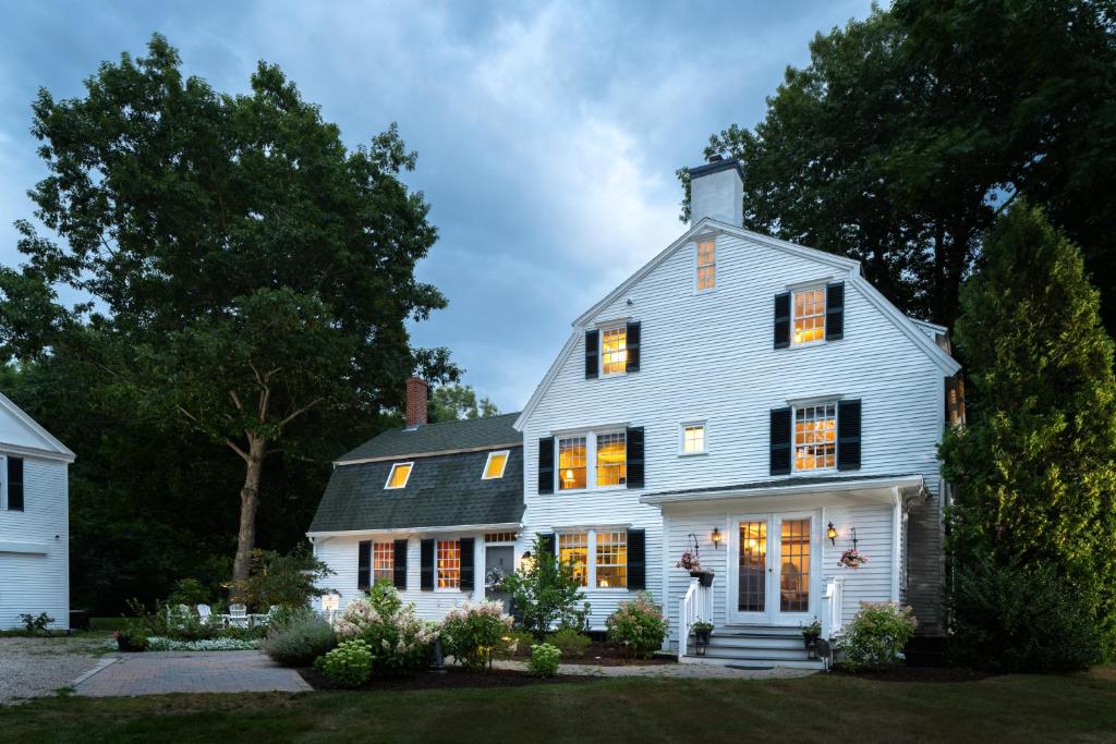 Waldo Emerson Inn - New Hampshire (State)
