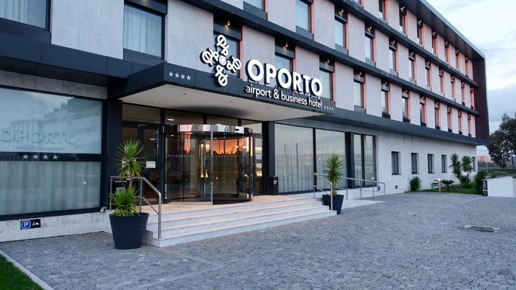 Oporto Airport & Business Hotel - Aéroport de Porto-Francisco Sá-Carneiro (OPO)