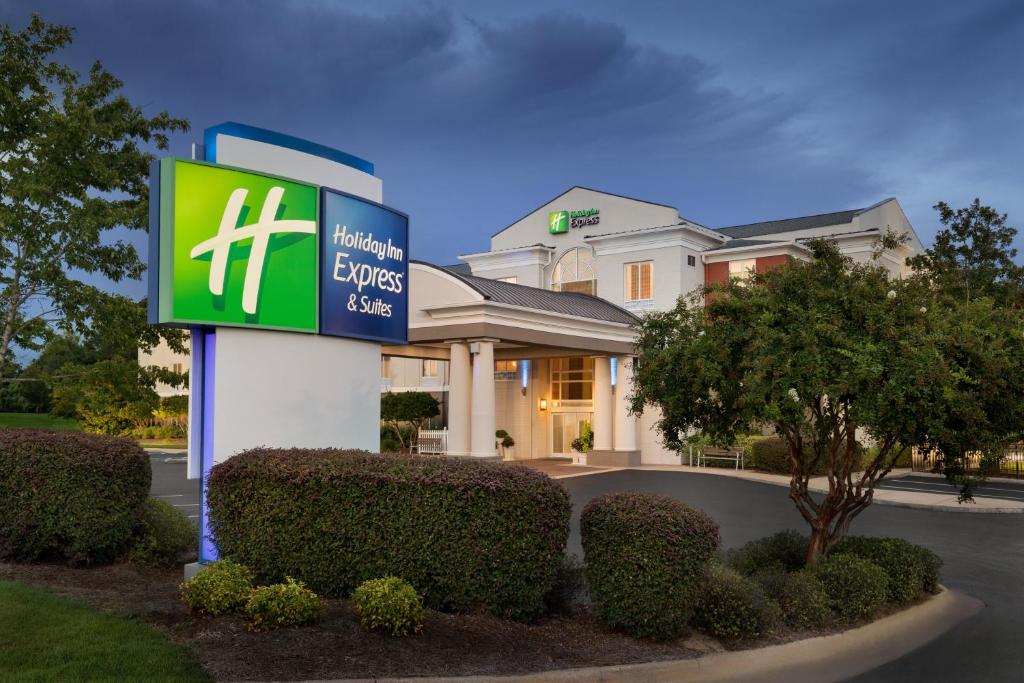 Holiday Inn Express Hotel & Suites Auburn - University Area, an IHG Hotel - Auburn, AL