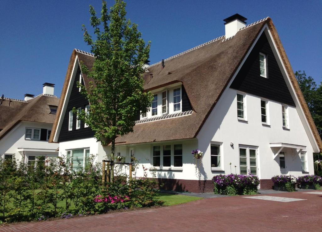 Cosy villa close to the Dunes of Soest, close to Utrecht and railwaystation - Soest