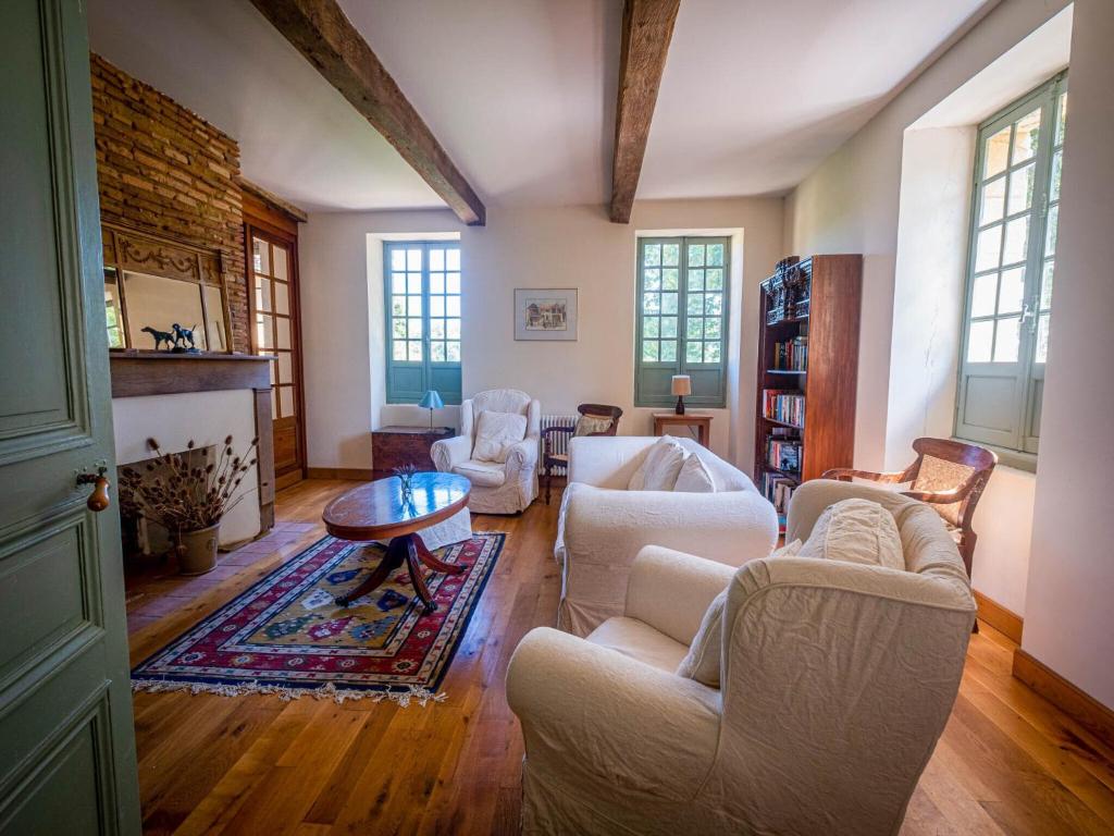 Beautiful Farmhouse With Private Pool in Toujouse France - Landes