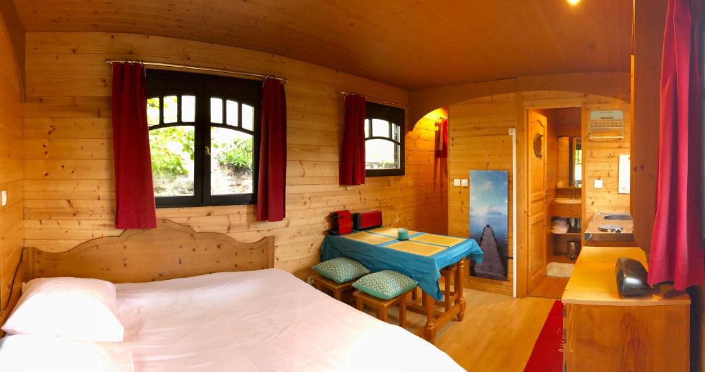 Millygite Roulotte - 4 Seasons Chalet-on-wheels - Milly-la-Forêt