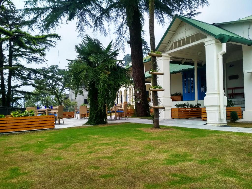 Hotel Pine Retreat Mallroad - Dehradun