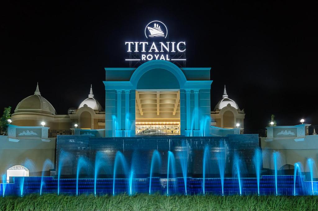 Titanic Royal-families And Couples Only - Hurghada