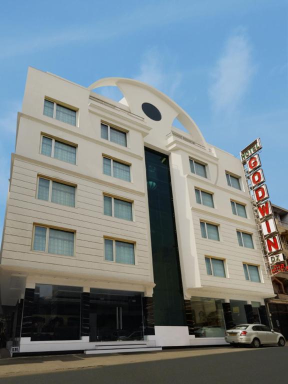 Hotel Godwin Deluxe With Restaurant And Free Street Parking Onsite In Paharganj - New Delhi