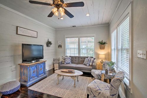 Uvalde Vacation Rentals & Airbnb COZYCOZY