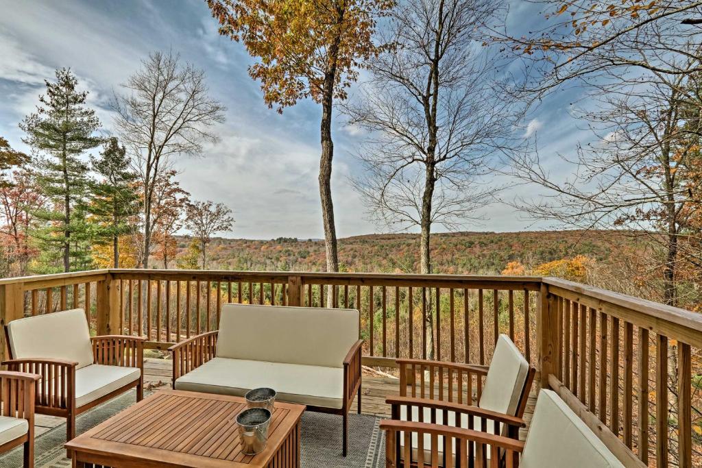 Newly Built and Secluded Catskill Cottage with Views! - Narrowsburg
