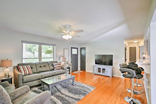 Holt, MO Vacation Rentals & Airbnb COZYCOZY