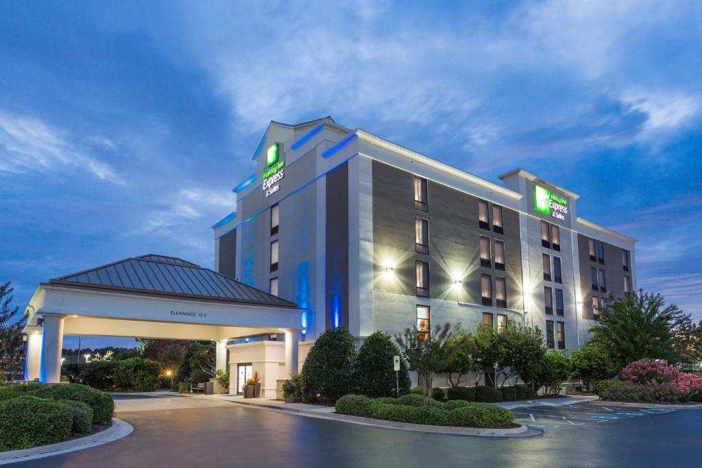 Holiday Inn Express & Suites Wilmington-University Center, an IHG Hotel - Wrightsville Beach