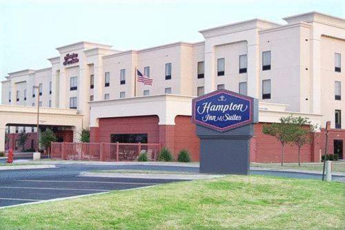 Hampton Inn & Suites Lawton - Lawton, OK