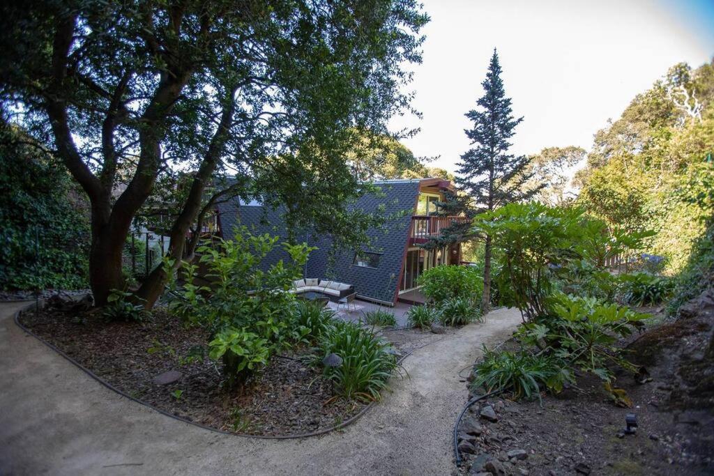 Amazing Cabin-style House W Decks Hot Tub & Sun - San Francisco