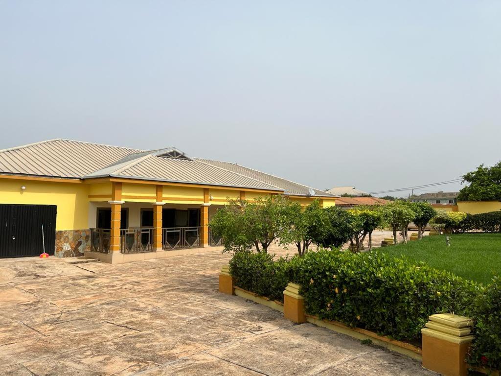 5-bedroom house shortlet in kumasi - Kumasi