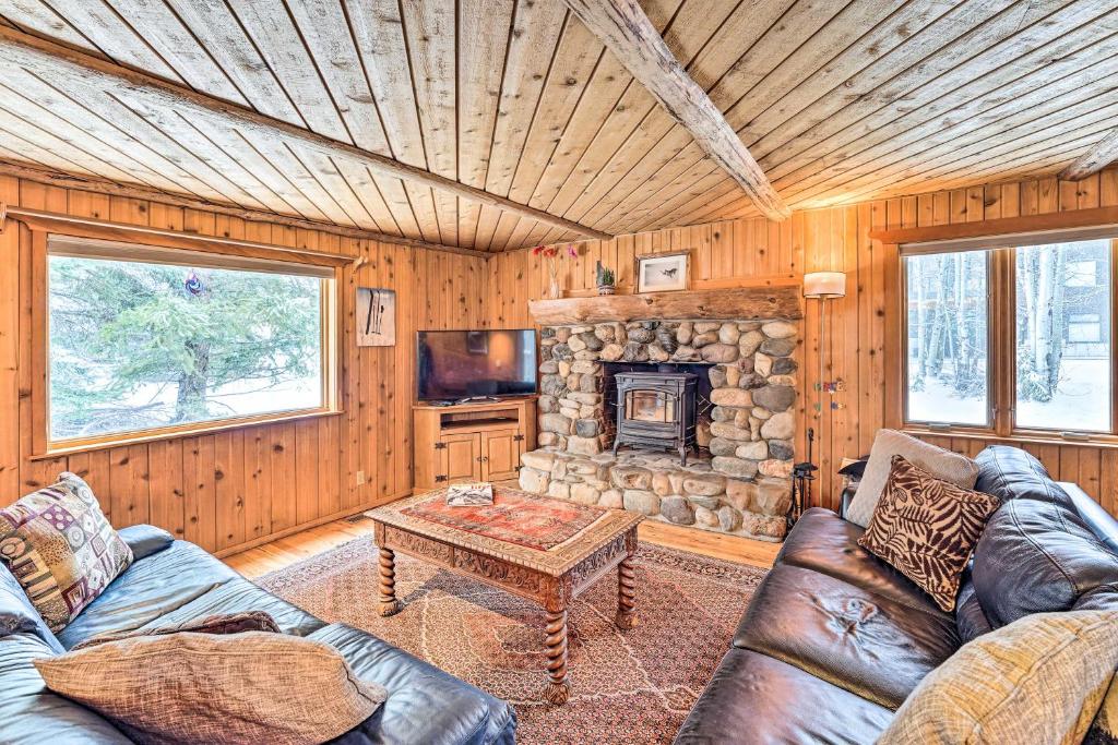 Rustic Ketchum Cabin about 1 Mi to Ski Resorts! - Sun Valley