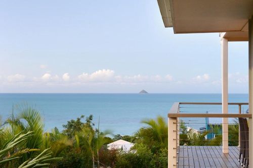 Hideaway Bay Holiday Rentals & Airbnb COZYCOZY