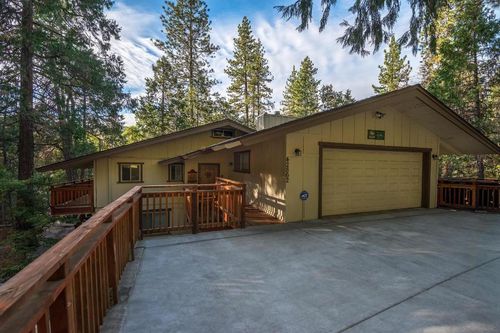 Bass Lake, CA Holiday homes and Villas cozycozy