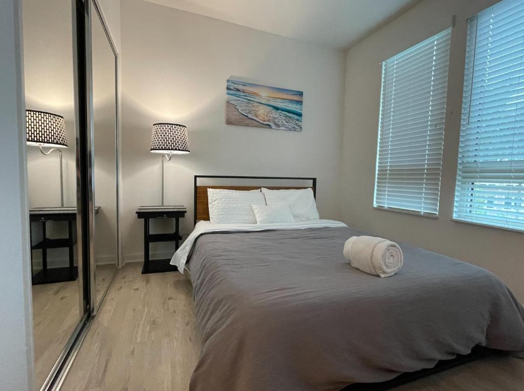 Luxury Redwood City Apartment - Cars Available - Half Moon Bay