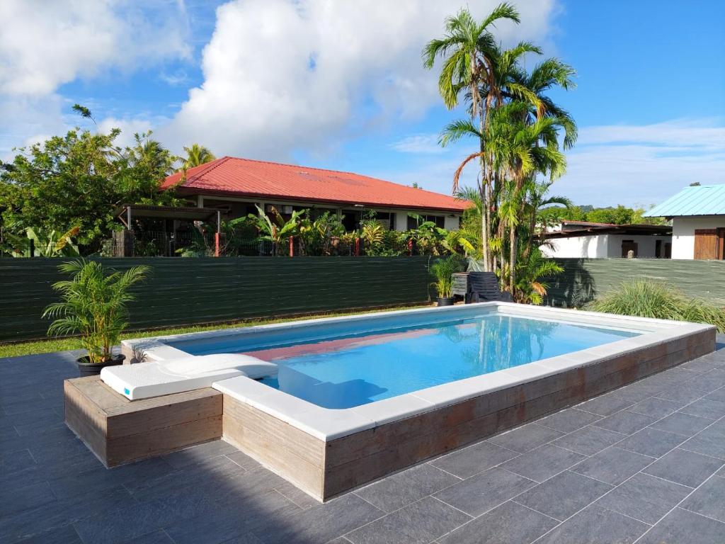 Koko Lodge petite maison paisible avec terrasse, jardin et piscine - Guyane française