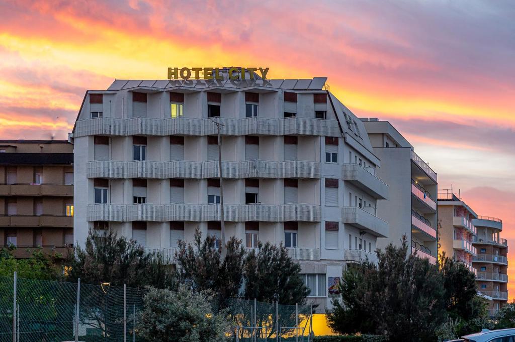Hotel City - Милано Мариттима