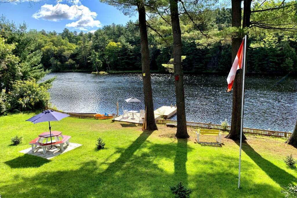 Waterfront 3-bedroom cottage with great view - Parry Sound