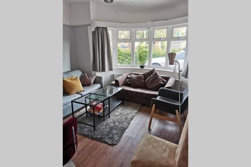 5 min walk to clifftop, 5 en-suites, free parking - Bournemouth