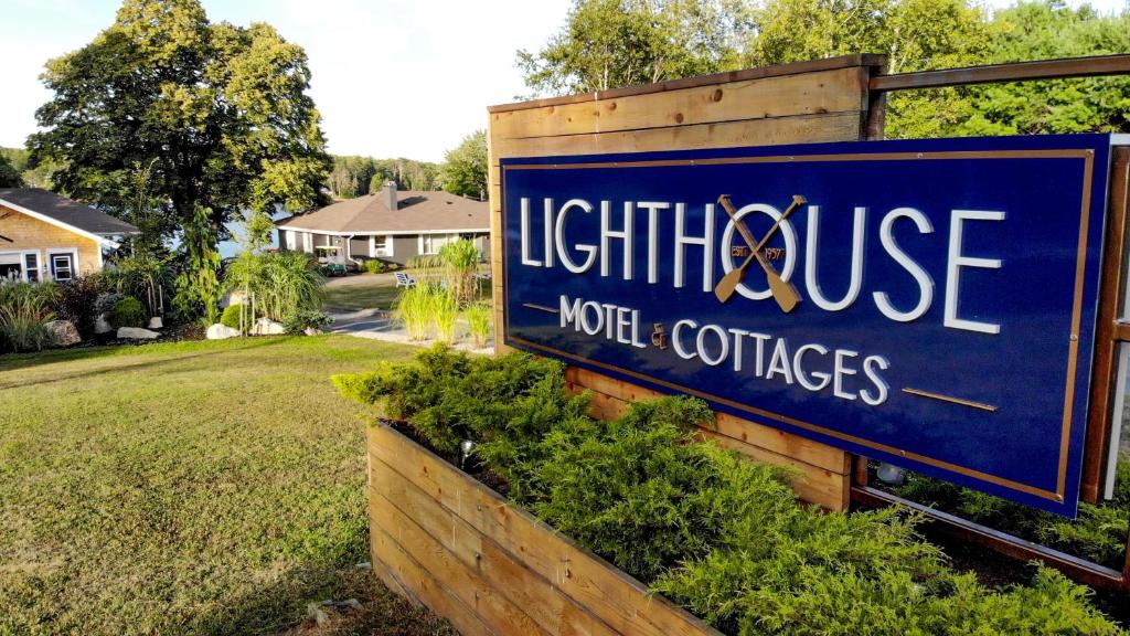Lighthouse Motel and Cottages - Bridgewater, NS