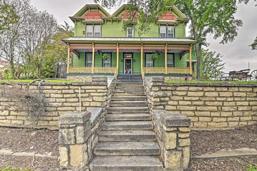 pet friendly hotels in glen rose tx