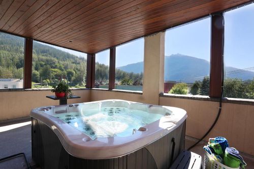 Revelstoke Vacation Rentals & Airbnb COZYCOZY