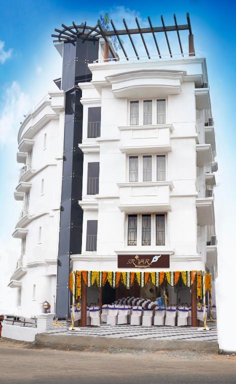 Srivar Hotels - Guruvayur
