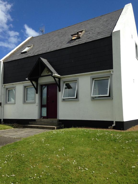 Two Bedroom House - with internet - Gorey