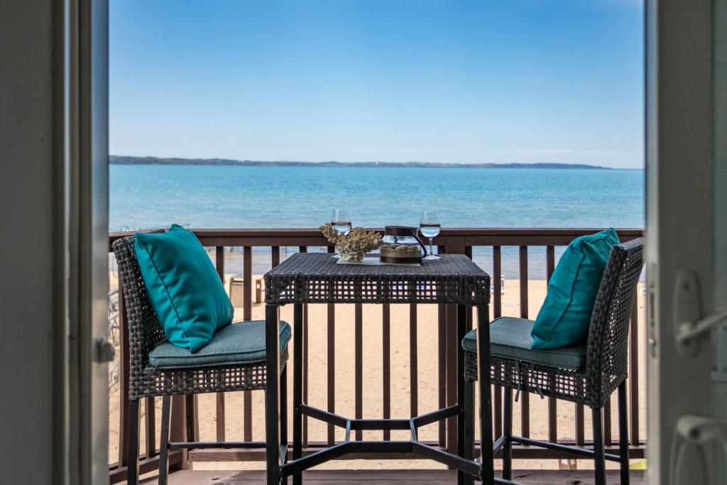 New Listing Beach Bliss 211! Stunning bay view - East Bay Township