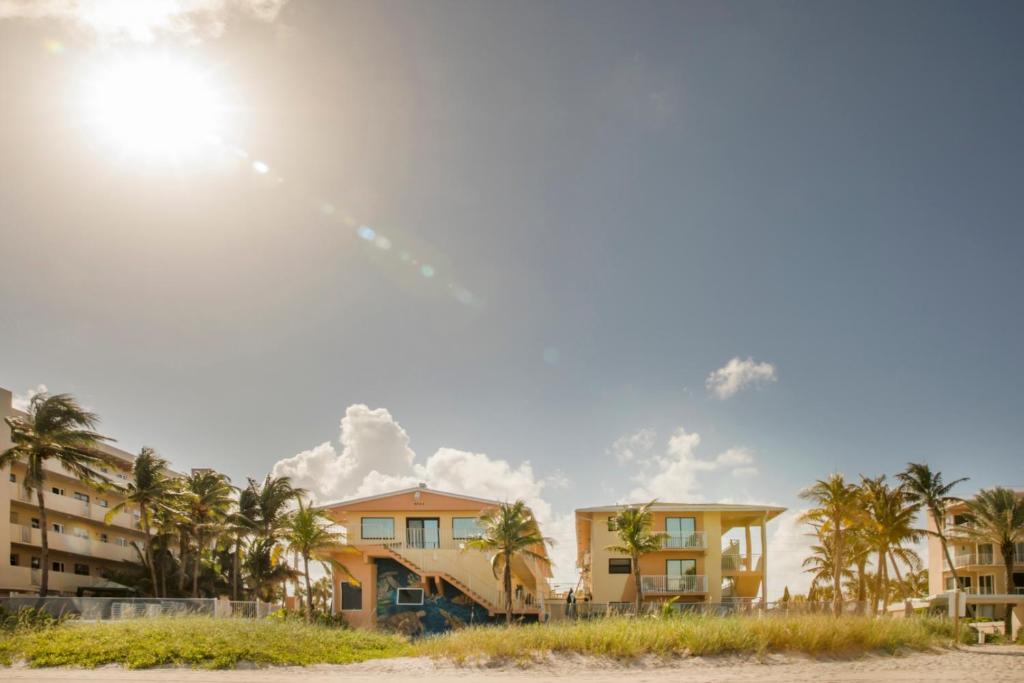 Windjammer Resort and Beach Club - Fort Lauderdale