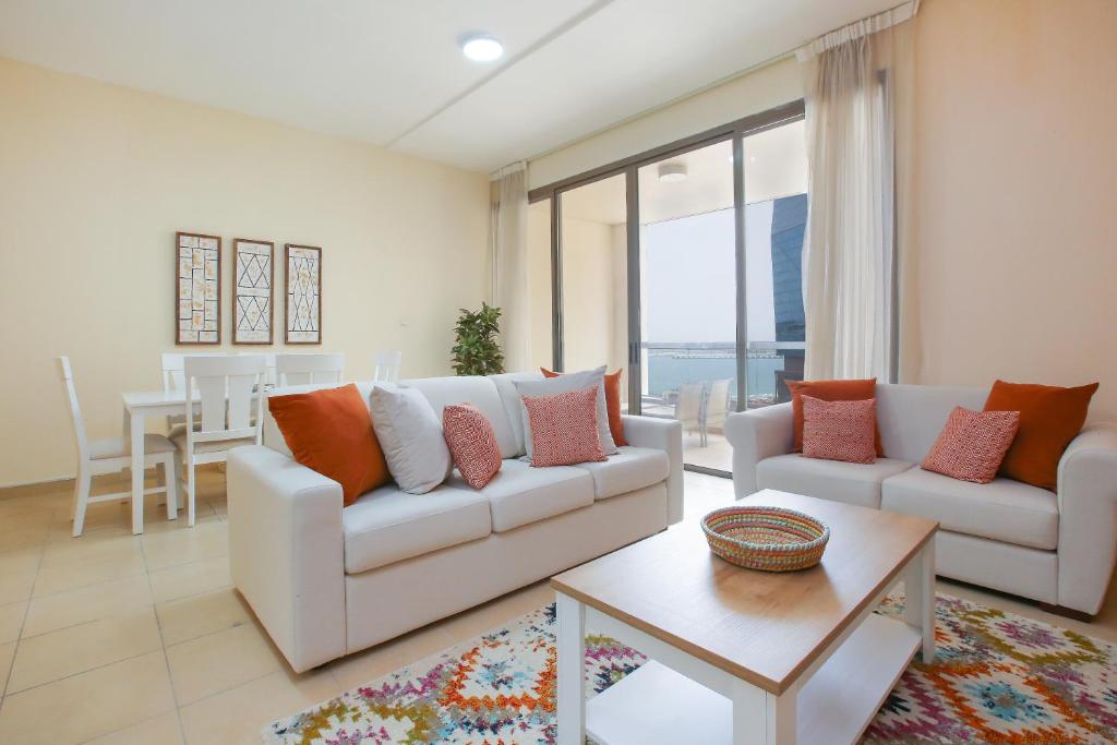 Lovely Two Bedroom Apartment Next To The Beach - Dubaï