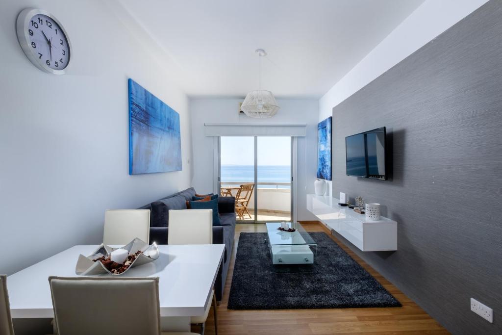 Lazuli Beachfront Apartment 61 - Larnaca