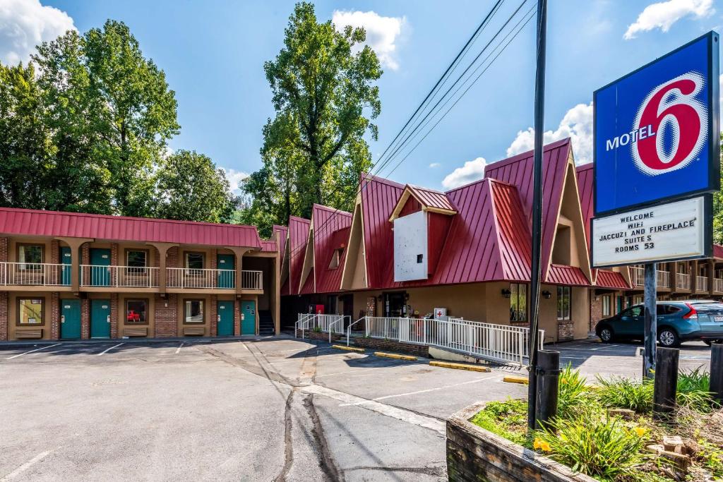Motel 6-Gatlinburg, TN - Smoky Mountains - Gatlinburg
