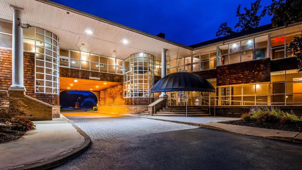 Best Western Plus The Inn & Suites at the Falls - Poughkeepsie