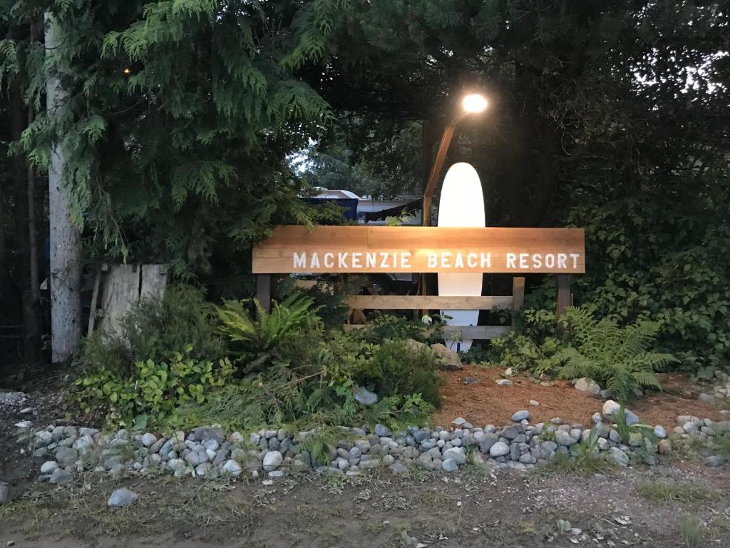 Mackenzie Beach Resort - Canada