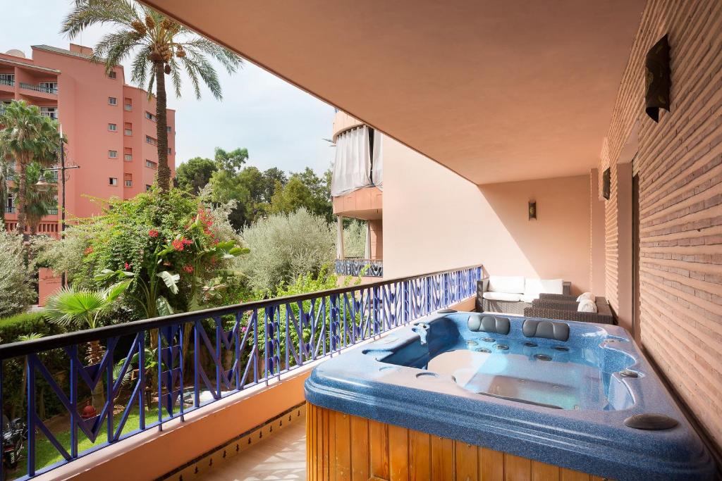 The Sapphire Apartment with Private Swimming Pool & Hot Tub - Hivernage Quarter - By Goldex Marrakech - Marrakech