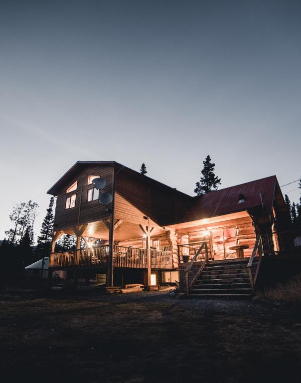 Mount Logan Lodge - Canada