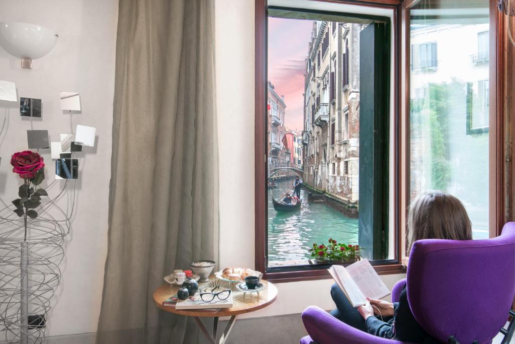Casa Flavia Ai Morosini - Luxury Apartment With Canal View - Venise