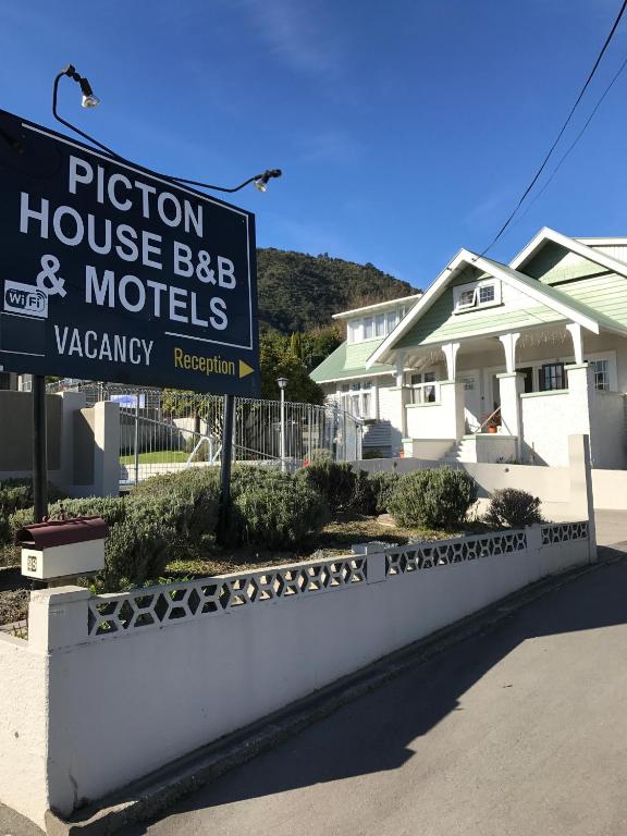 Picton House B&B and Motel - Picton