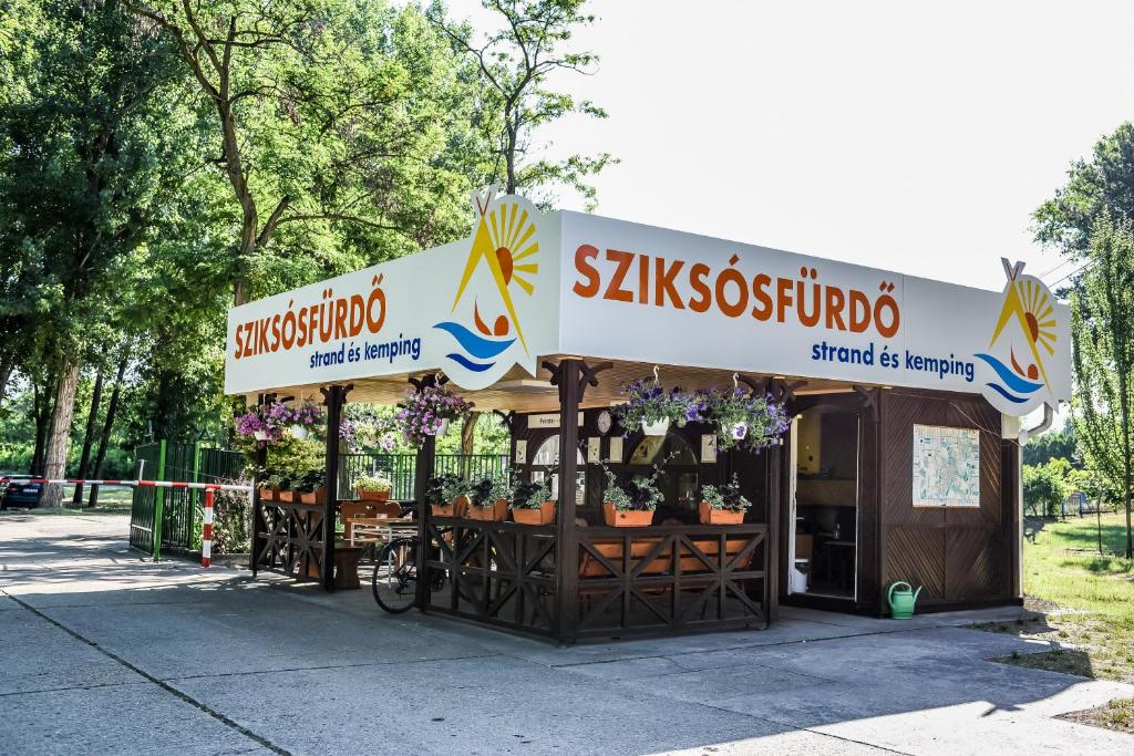 Sziksósfürdő Strand éS Kemping - Szeged