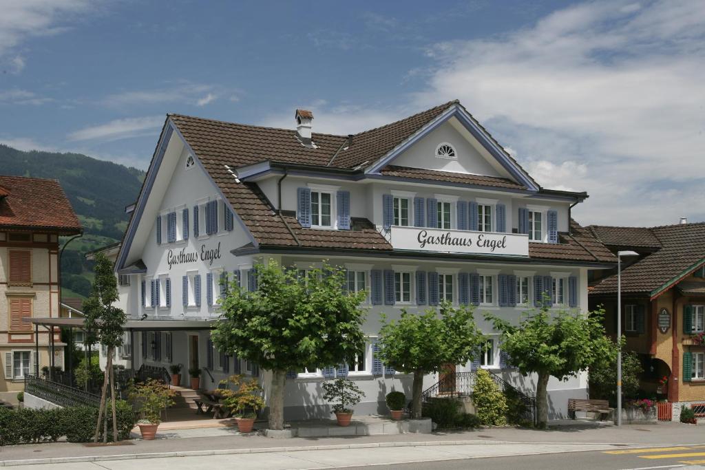 Gasthaus Engel - Giswil