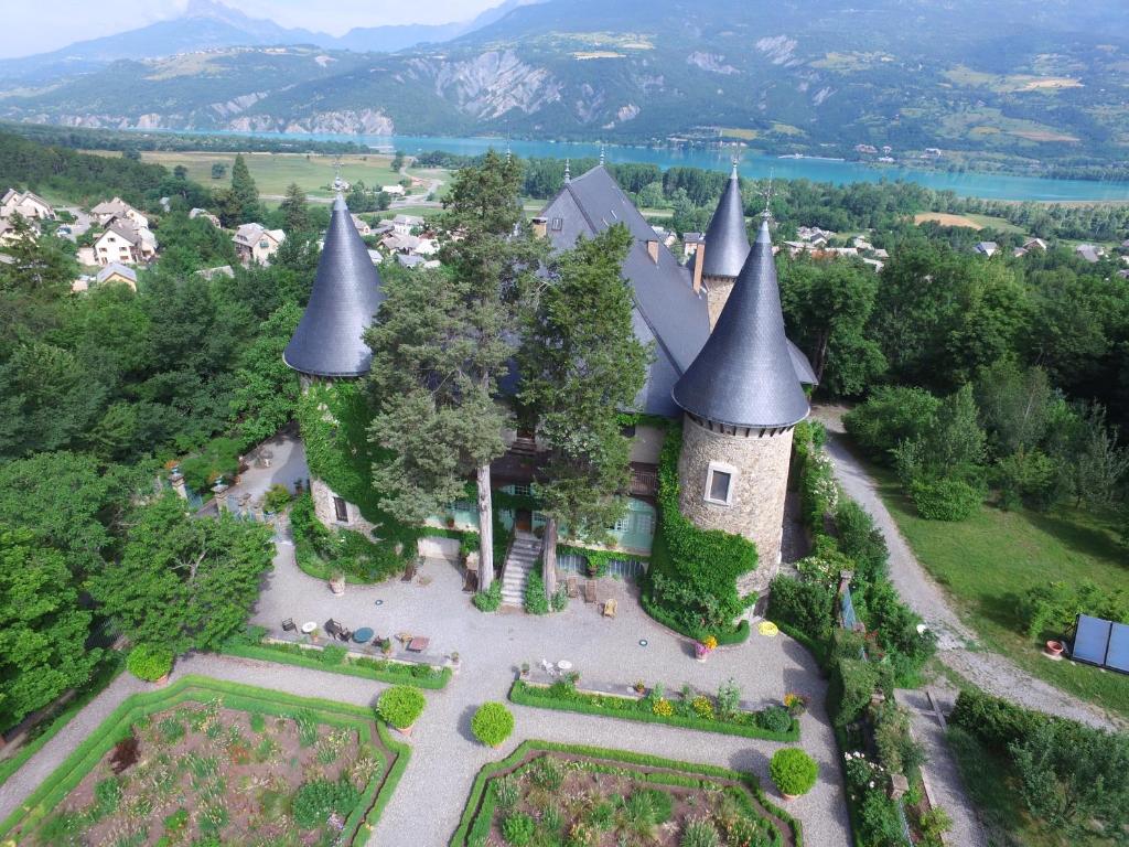 Chateau De Picomtal - Lac de Serre-Ponçon