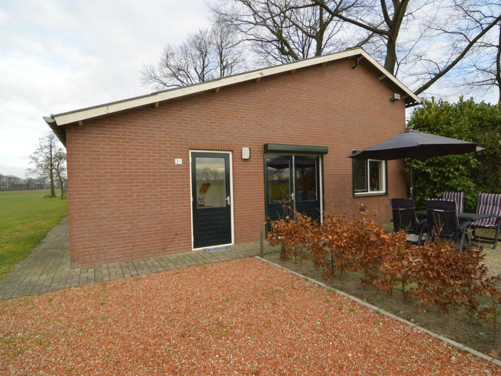 Cozy Holiday Home near the Forest in Aalten - Winterswijk