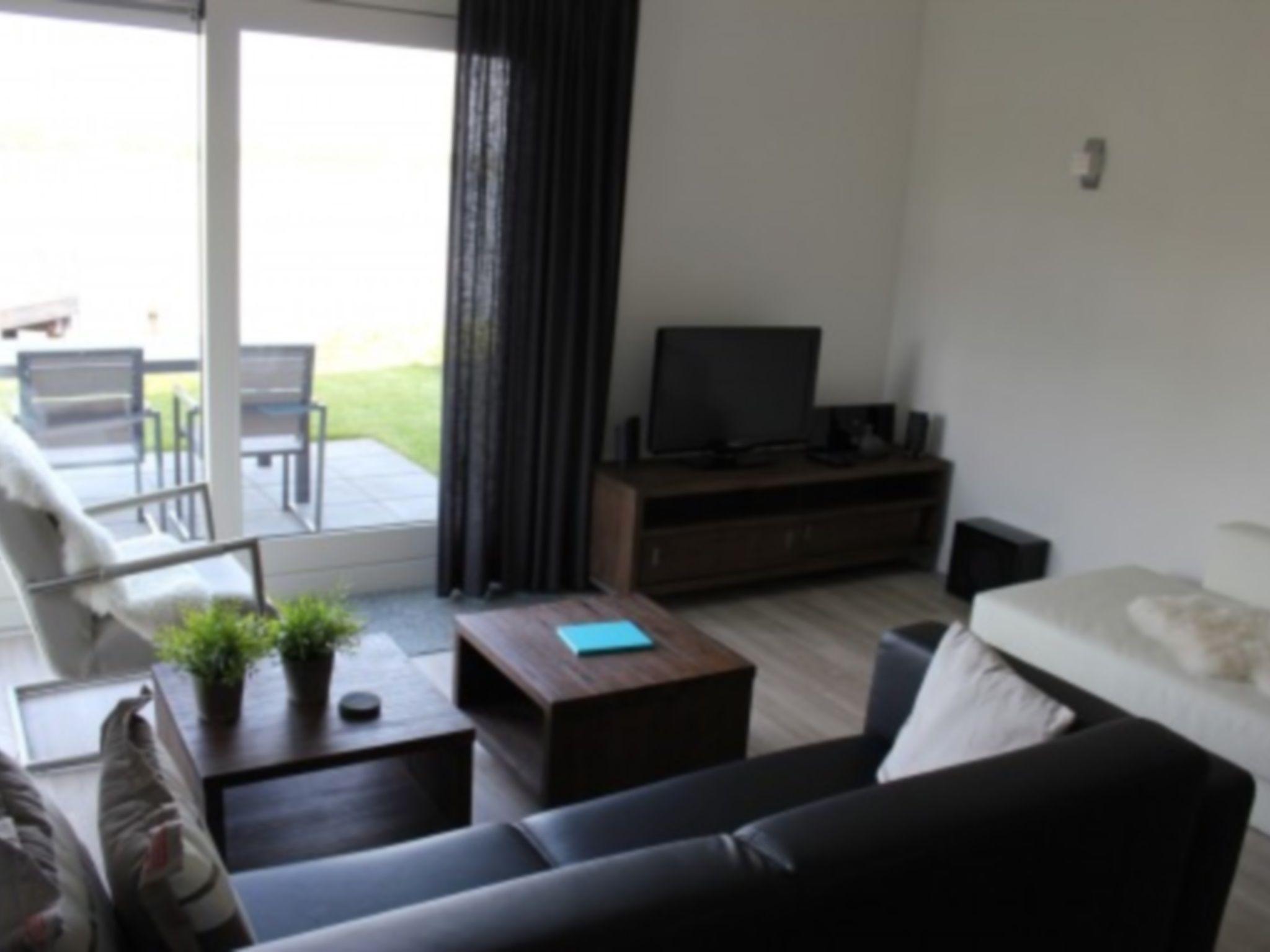 Comfortable villa with combi-microwave, near Terherne - Nederland