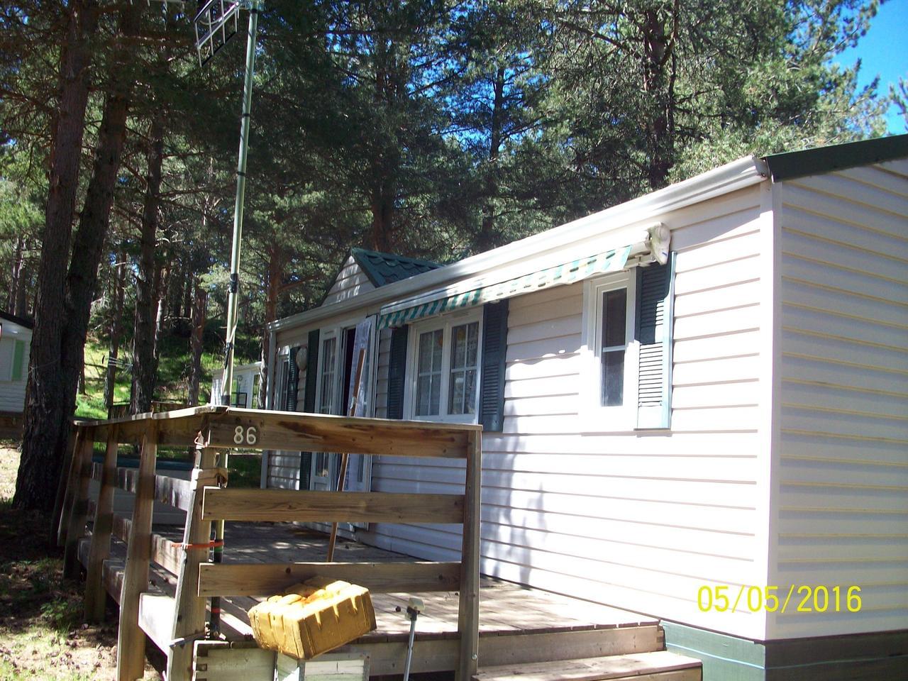 MOBIL HOME avec terrasse dans camping - Formiguères